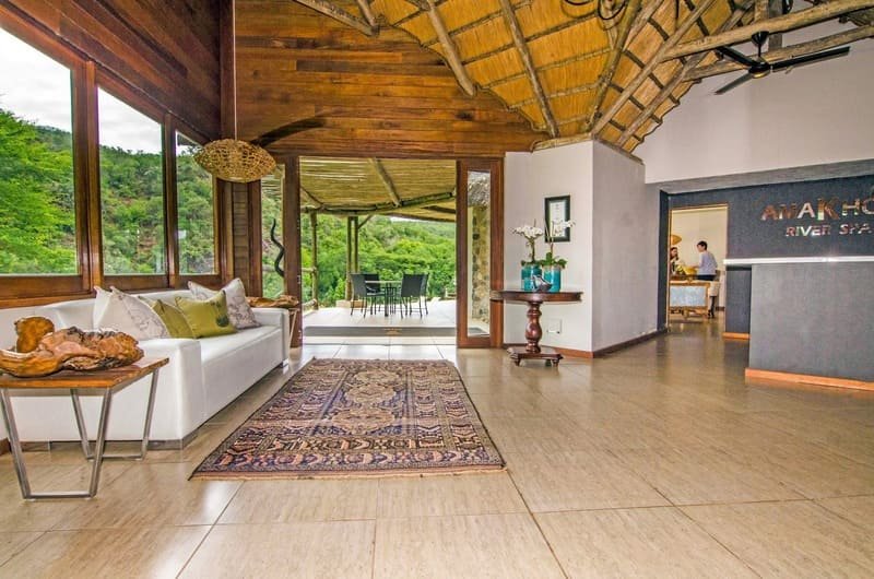 Amakhosi Safari Lodge luxury safari wedding venue in KwaZulu-Natal