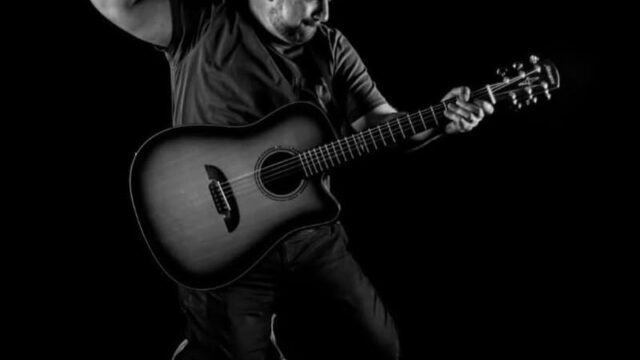 Me & Mr Green performing live at a South African wedding